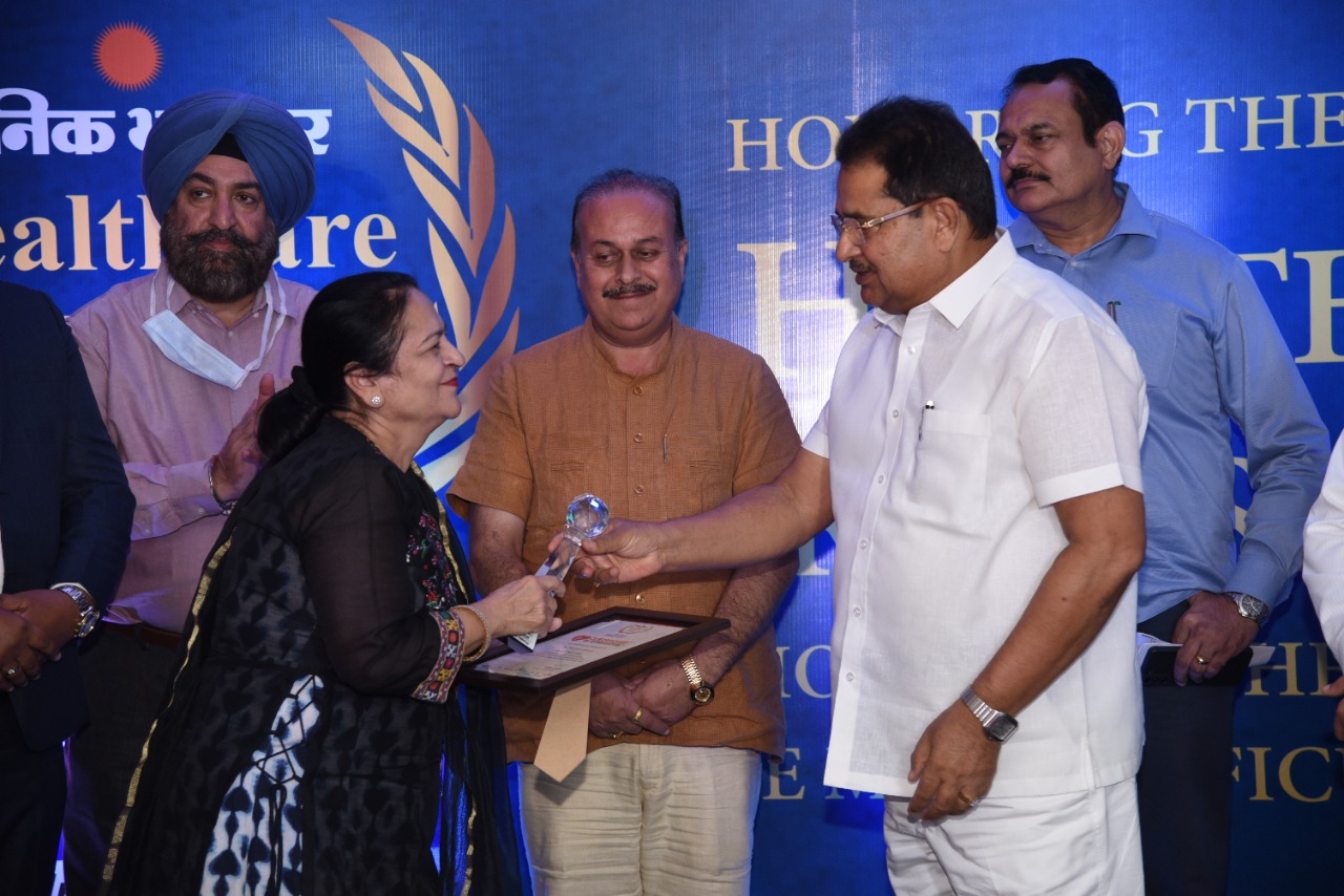 Dr. Rita Jerath, MD Dermatologist receives award from Sh. O. P. Soni Hon'ble Deputy Chief Minister & Health Minister government of Punjab.